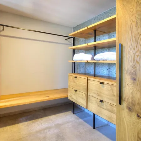 Appartement Amazing In *